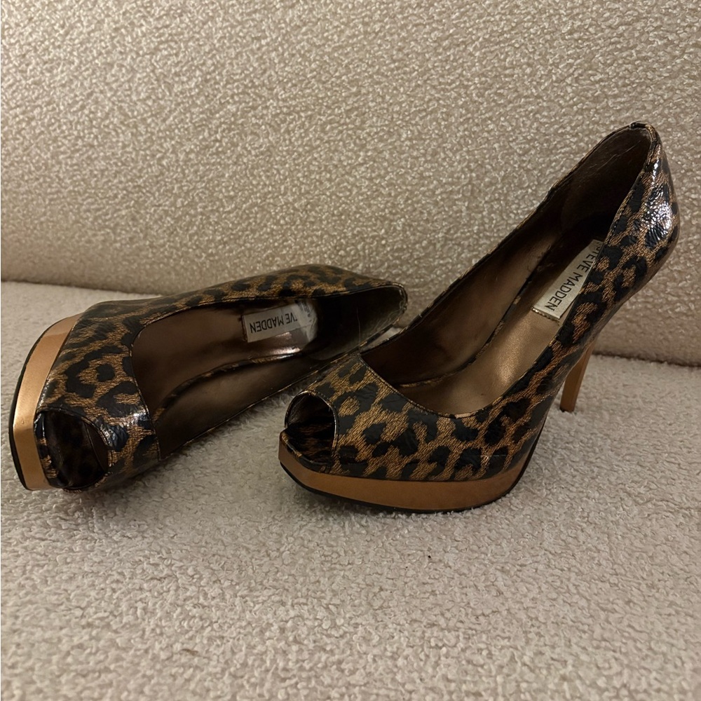Steve Madden Leopard Peep Toe Pumps